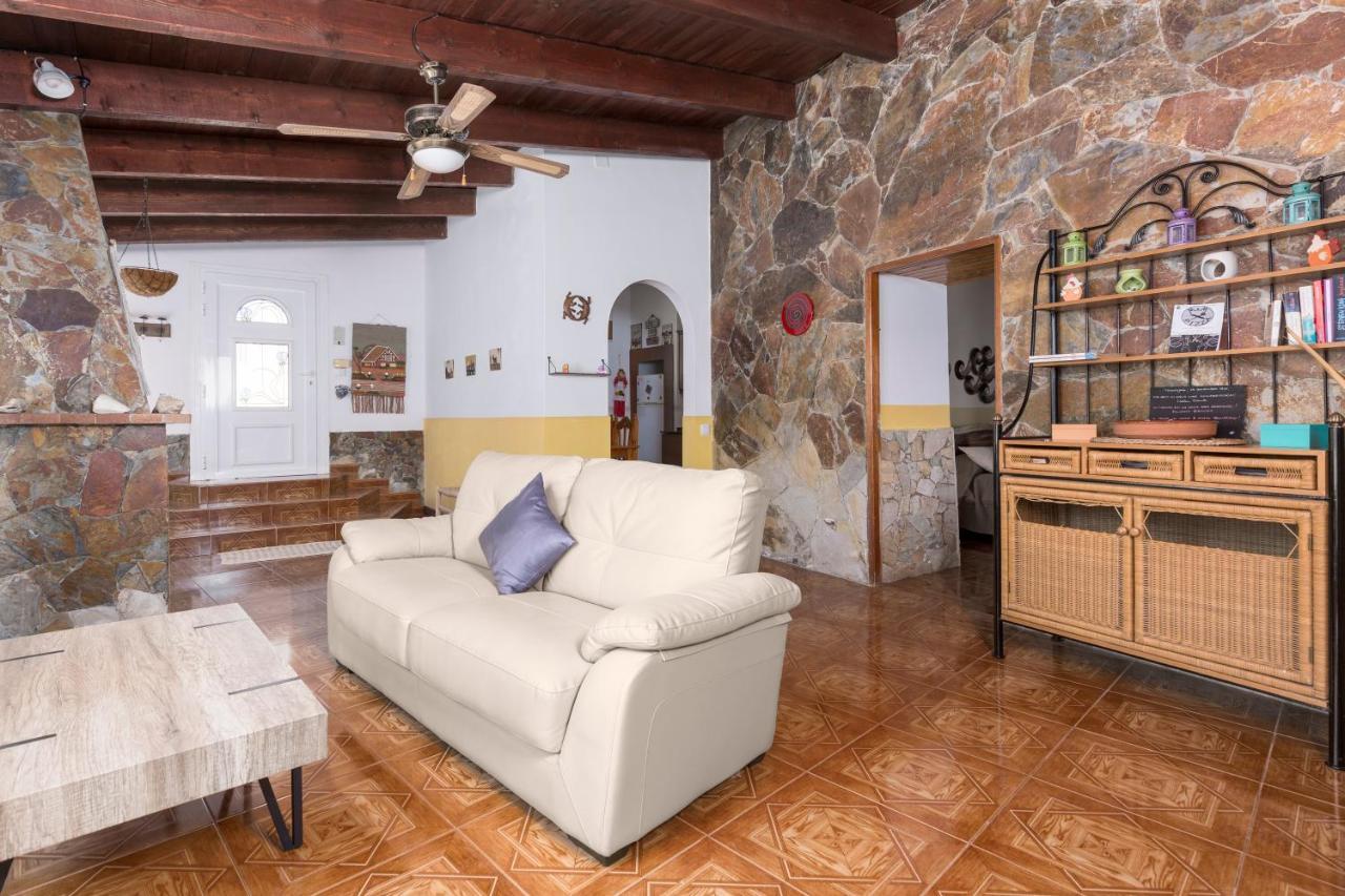 Home2Book Quiet Villa With Private Pool Triquivijate Exterior photo