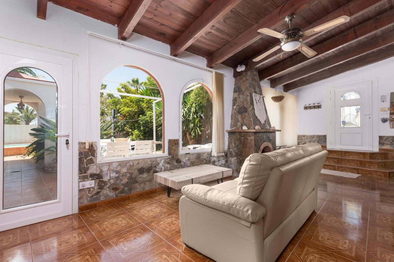 Home2Book Quiet Villa With Private Pool Triquivijate Exterior photo